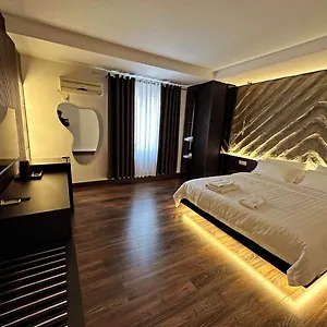  Pensión Tirana Central Rooms